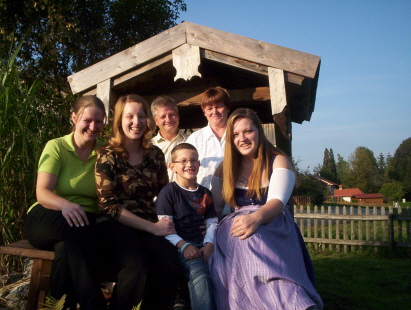 von links nach rechts Heike,Katrin,Alexander,Annett und im Hintergrund Papa(Werner) undMama(Christine)